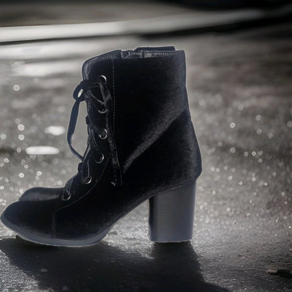 YOKI Black Velvet Chunky Gothic Boots Women's Size 8.5